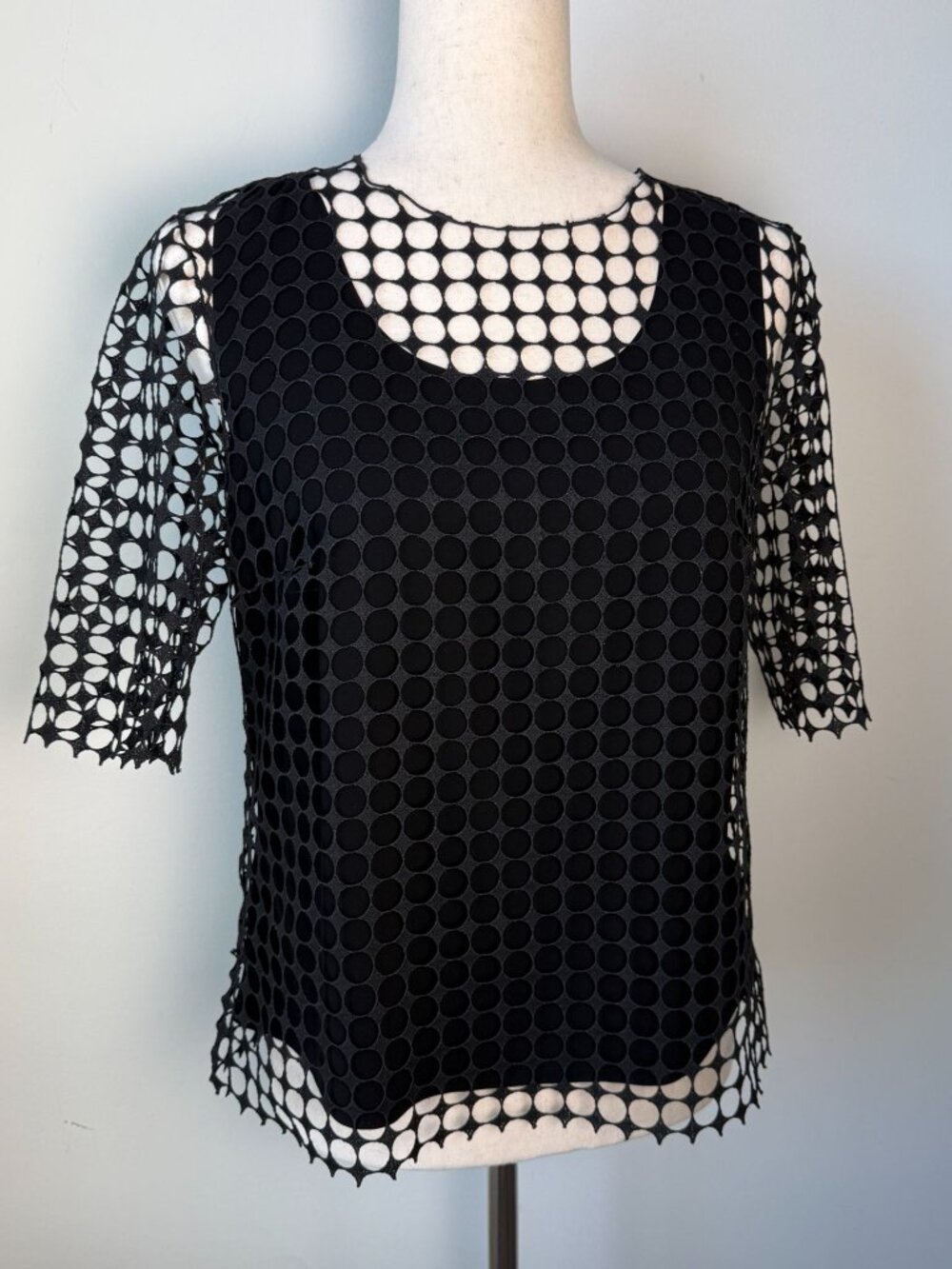 Akris Punto Dot Lace Overlay Top Black Size 6 Luxury Parisian Streetwear Office